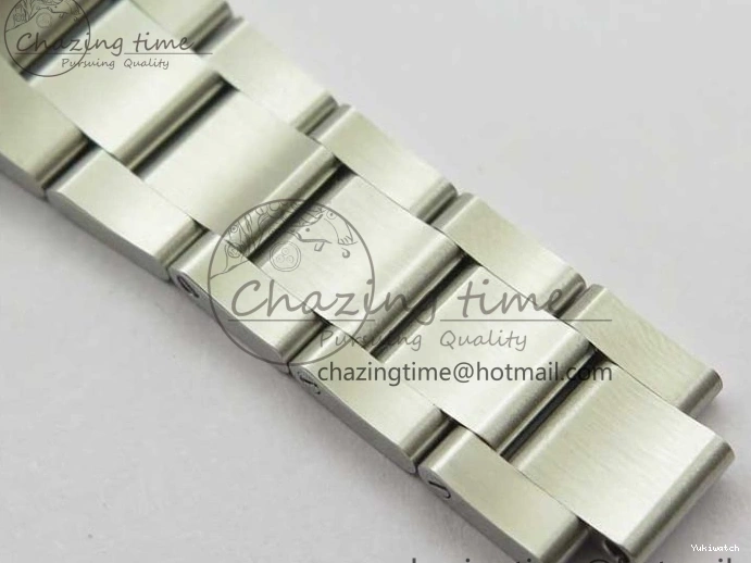 SS SS to Blue 9001 AIF on Bracelet A23J 326934 Sky-Dweller Dial 0201